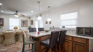 402 N 9th-102