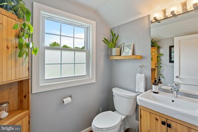 6911 Columbia Dr, Alexandria, VA 22307 - photo 7