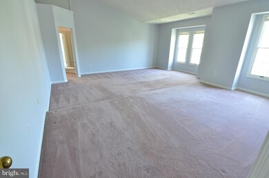 5902 Hampton Forest Way, Fairfax, VA 22030 - photo 3