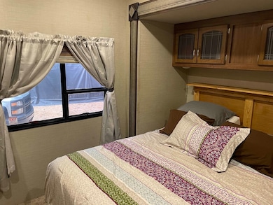 895 Hassell Dr, Clifton, TN 38425 - photo 5