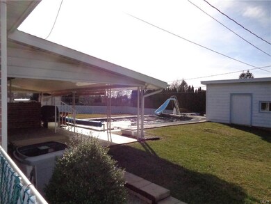 864 7th St, Whitehall, PA 18052 - photo 2