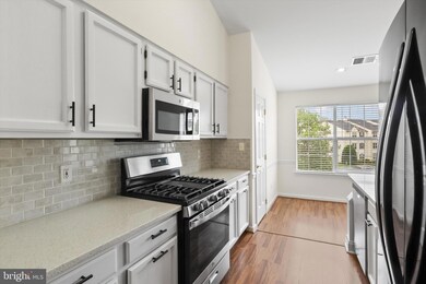 11014 Koman Cir unit 304, Manassas, VA 20109 - photo 5