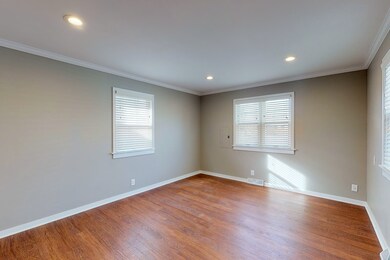 466 N Highview Ave, Elmhurst, IL 60126 - photo 5