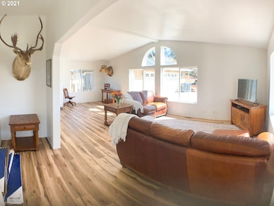 9961 S Maple Grove Rd, Molalla, OR 97038 - photo 6