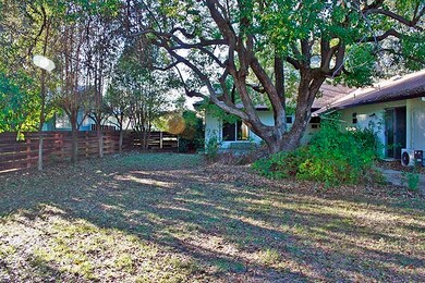 Back_Yard_1_640