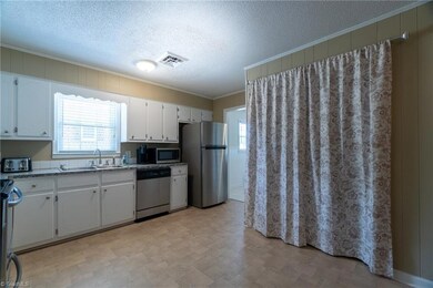 7105 Wincrest Dr, High Point, NC 27263 - photo 5