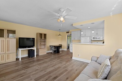 327 Windsor O, West Palm Beach, FL 33417 - photo 2