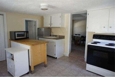 1003 Livingston Ave, Phoenixville, PA 19460 - photo 4