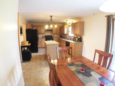 Eat-in Kitchen