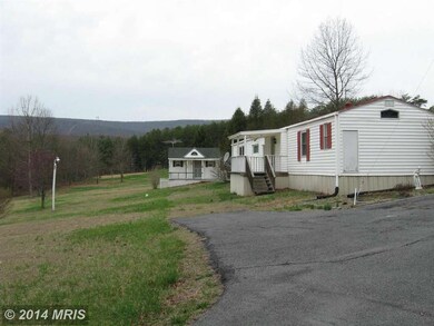 422 Birch Grove Ln, Berkeley Springs, WV 25411 - photo 3