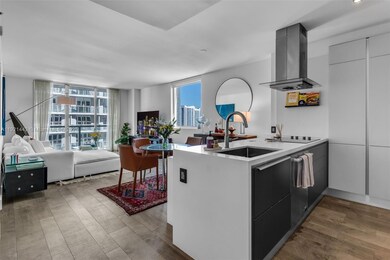 55 SE 6th St unit 3007, Miami, FL 33131 - photo 3