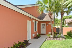 158 Seashore Dr, Jupiter, FL 33477 - photo 2