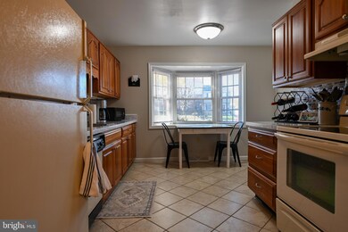 845 Woodlawn Dr, Chambersburg, PA 17201 - photo 5