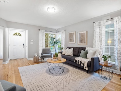 2016 NE Dekum St, Portland, OR 97211 - photo 7