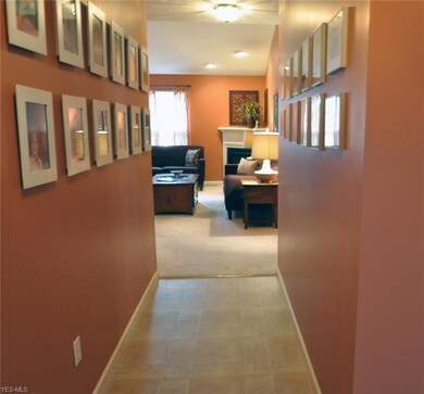 125 Cobblestone Ct, Berea, OH 44017 - photo 3