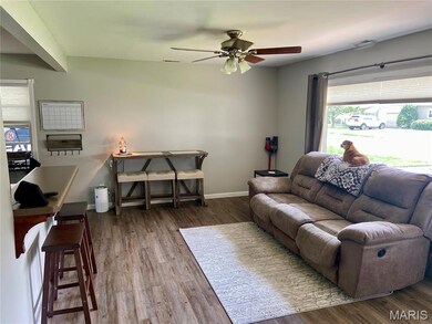 1701 Granview Dr, Quincy, IL 62301 - photo 2