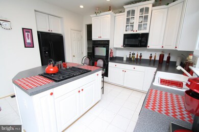 15121 Roving Wood Dr, Bowie, MD 20715 - photo 7