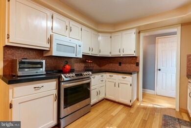 9 Edgewood Dr, Downingtown, PA 19335 - photo 6