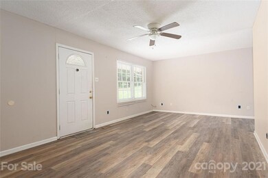 1010 Holly Hills Dr unit 8, Gastonia, NC 28052 - photo 5