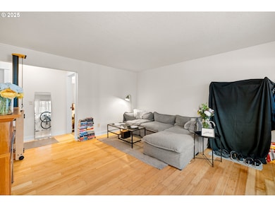 6908 N Philadelphia Ave unit 6908, Portland, OR 97203 - photo 4