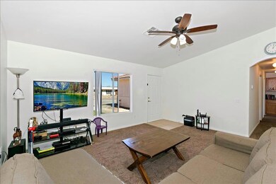 Living Room-01-01