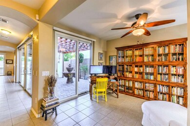 Living Room (4)