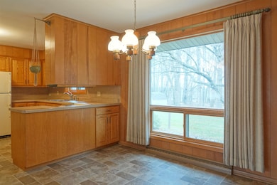 828 Donald St, Medford, WI 54451 - photo 5