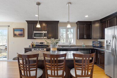 818 Mammoth Rd, Dracut, MA 01826 - photo 5