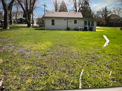 2122 Sprucewood Ave, Des Plaines, IL 60018 - photo 3