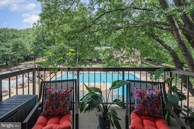 9720 Kingsbridge Dr unit 302, Fairfax, VA 22031 - photo 7