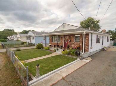 18 W Cute St, Pawtucket, RI 02860 - photo 2
