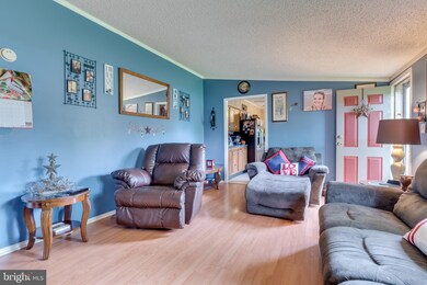 180 Warrior Dr, Bunker Hill, WV 25413 - photo 6