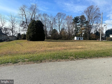 809 Meadowbrook Dr, Hayti, PA 19320 - photo 2