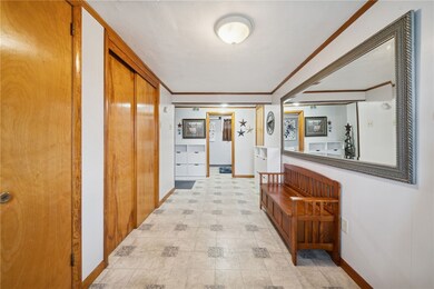 523 Hemlock St, Greensburg, PA 15601 - photo 5