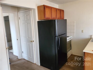 309 Walnut St, Clover, SC 29710 - photo 5