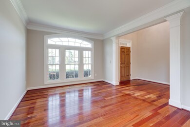 8886 Crosspointe Glen Way, Lorton, VA 22079 - photo 6