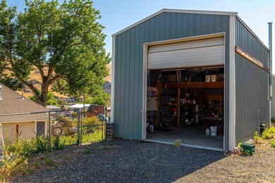 814 2nd St, Asotin, WA 99402 - photo 2