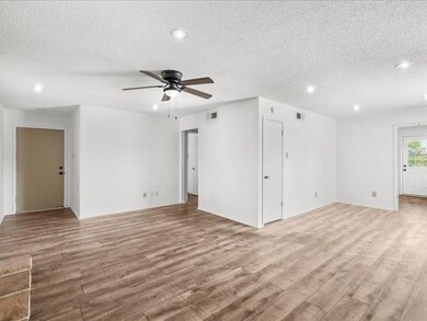 10650 Steppington Dr unit 237, Dallas, TX 75230 - photo 4