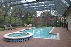pool jacuzzi long