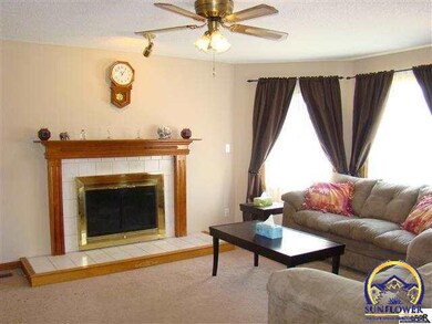 3912 SW 43rd St, Topeka, KS 66610 - photo 3