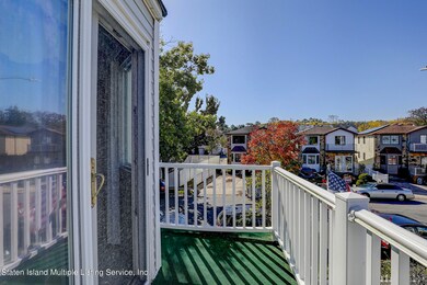 81 Dina Ct, Staten Island, NY 10306 - photo 4