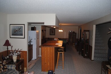 2513 W Fallcreek Ct, Grand Forks, ND 58201 - photo 4