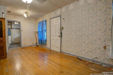 586 Overhill Dr, San Antonio, TX 78228 - photo 6