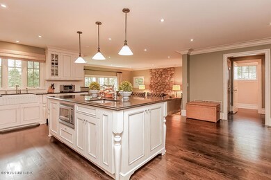 015-Kitchen-1098812-mls