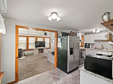 37 Austin Cir, Florence, MA 01062 - photo 7