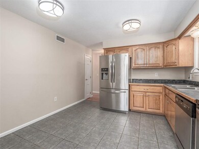 34 Hampton Dr, Nashua, NH 03063 - photo 3