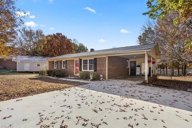 1027 Cannon Heights Dr, Asheboro, NC 27205 - photo 3