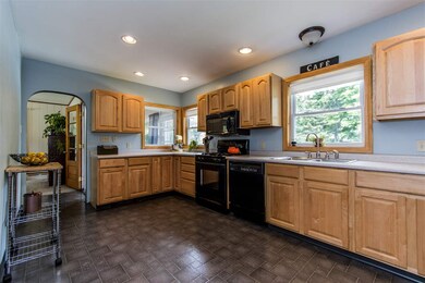 226 S Main St, Newmarket, NH 03857 - photo 4