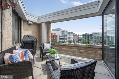 Carriage House unit 904, Washington, DC 20037 - photo 7