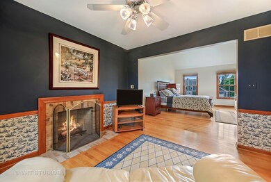 139 Christina Cir, Wheaton, IL 60189 - photo 5